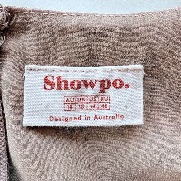 Showpo. Never As Easy V Neck 3/4 Puff Sleeve Cropped Floral Blouse in Taupe Pink - Picture 5 of 11